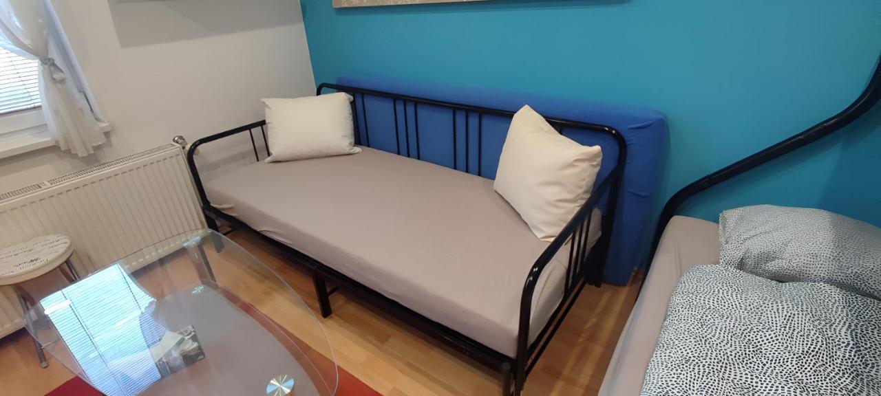 Blue Apartment In City Center, Best Location براتسيلافا المظهر الخارجي الصورة