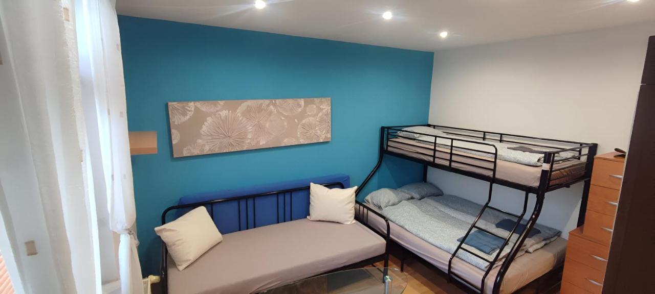 Blue Apartment In City Center, Best Location براتسيلافا المظهر الخارجي الصورة