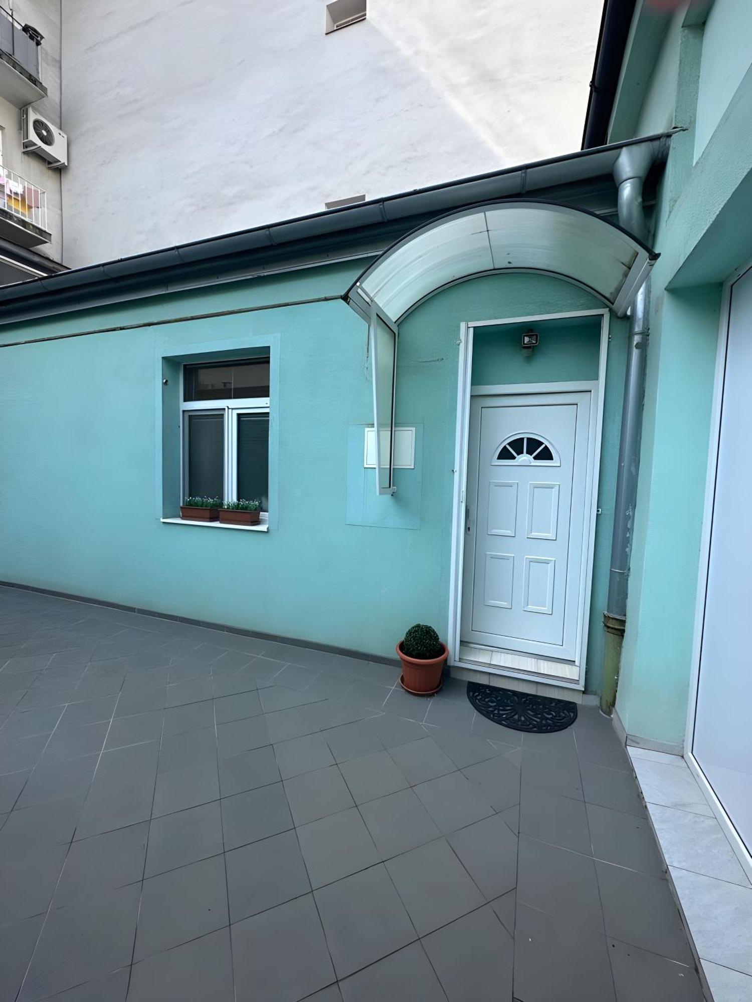 Blue Apartment In City Center, Best Location براتسيلافا المظهر الخارجي الصورة